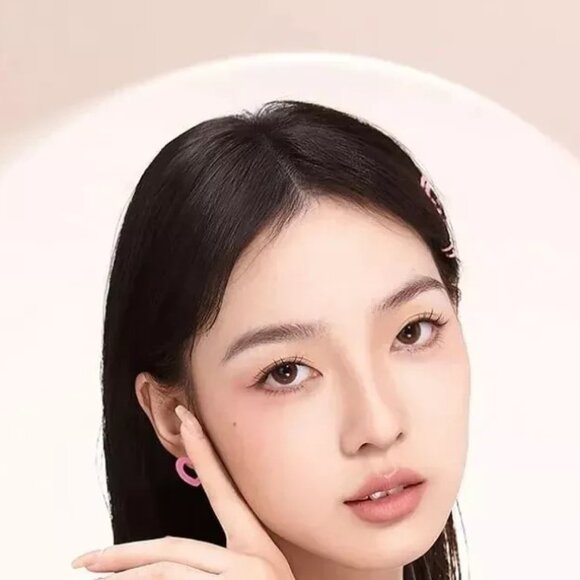 Judy doll Highlighting Powder #01 Creamy Glow - Picture 5 of 6